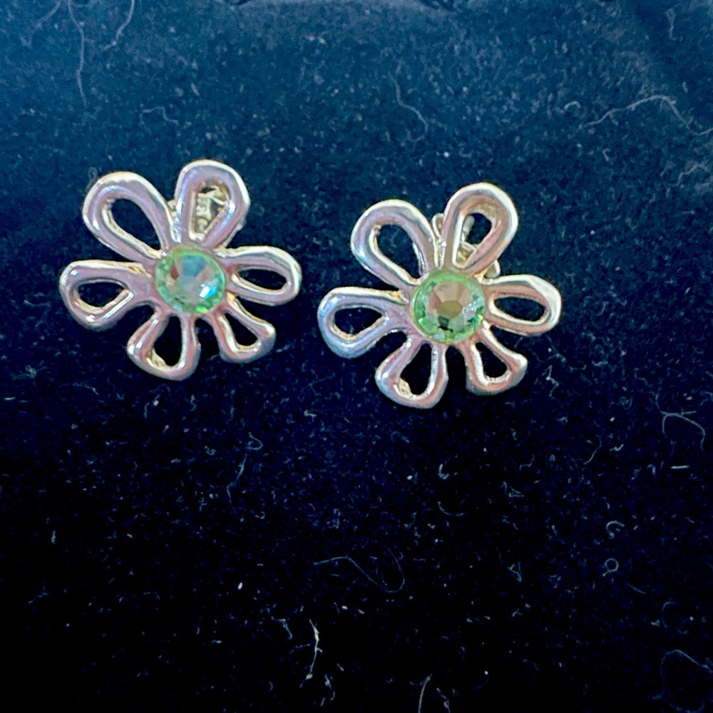 Sterling silver flower earring
